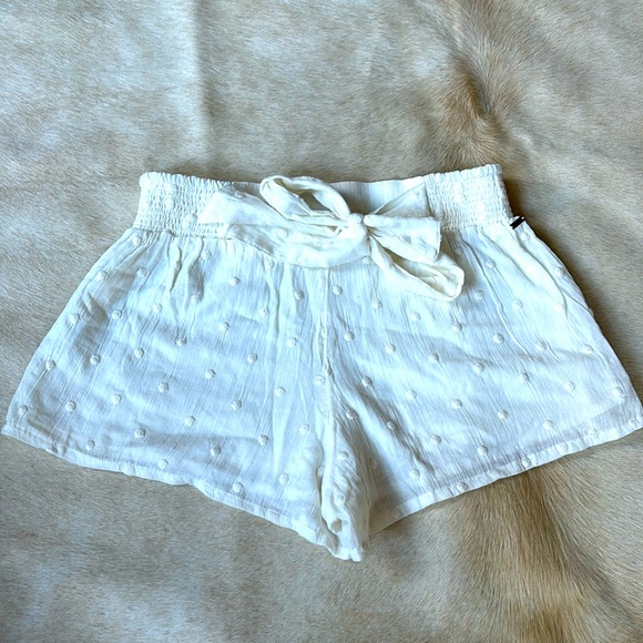 O’NEILL Cream Textured Pom Pom Shorts - Picture 2 of 13
